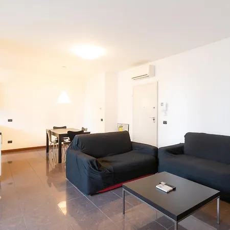 Bright Two Bedrooms With Terrace Zanuso - Mirable Pm * ミラノ