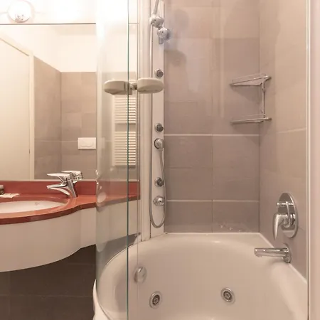 Bright Two Bedrooms With Terrace Zanuso - Mirable Pm דירה *