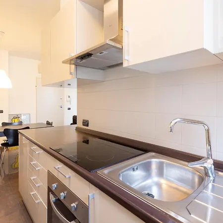 Bright Two Bedrooms With Terrace Zanuso - Mirable Pm ミラノ